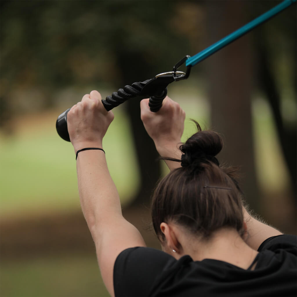 Cuerda de tríceps para entrenar con FREESIXD, en la polea del cable o en la torre de pesas